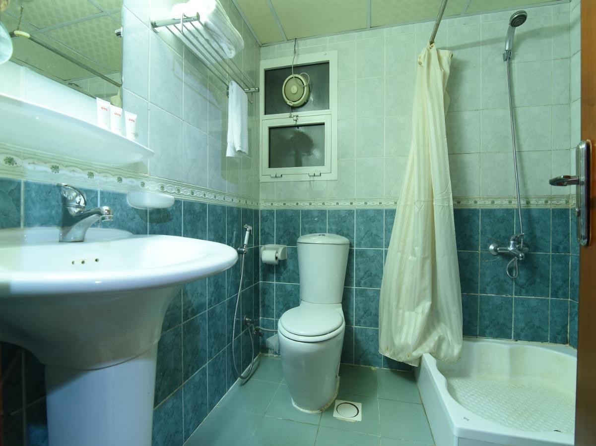 Oyo 274 California Suites Fujaïrah Extérieur photo
