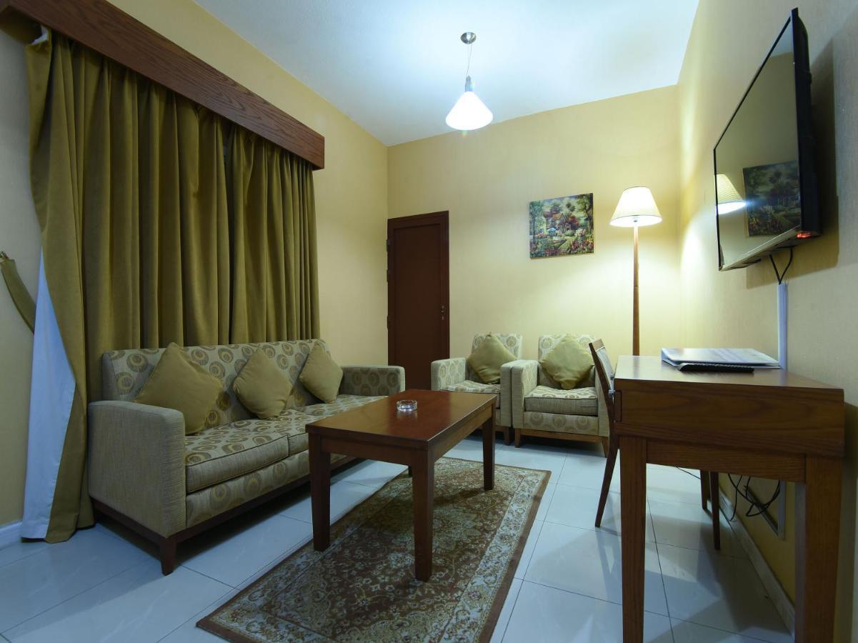 Oyo 274 California Suites Fujaïrah Extérieur photo